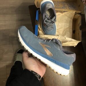 Women’s Brooks Adrenaline GTS 20 ‘Washed Blue size 8.5